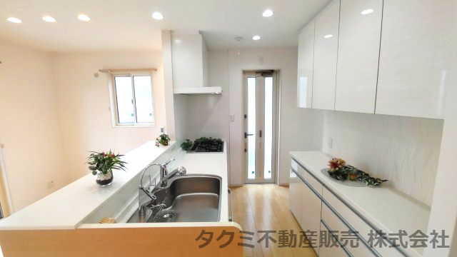 神戸市垂水区舞多聞西　中古一戸建のキッチン