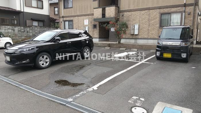 スタートライン故郷　Ａの駐車場|敷地内駐車所になります＊