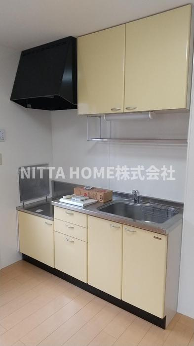 スタートライン故郷　Ａのキッチン|上下に収納がついているオープンタイプのキッチン(*^_^*)