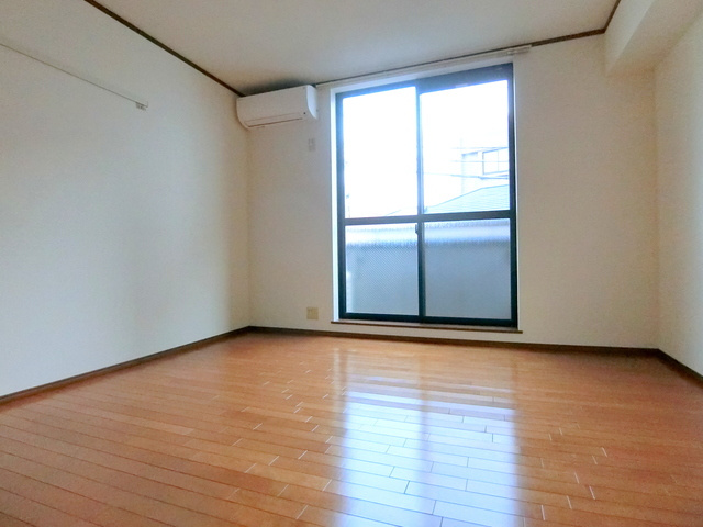 シャルマンホリカワの洋室|★洋室フローリング★