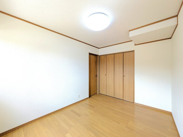 Ｍハイツ新島町の洋室