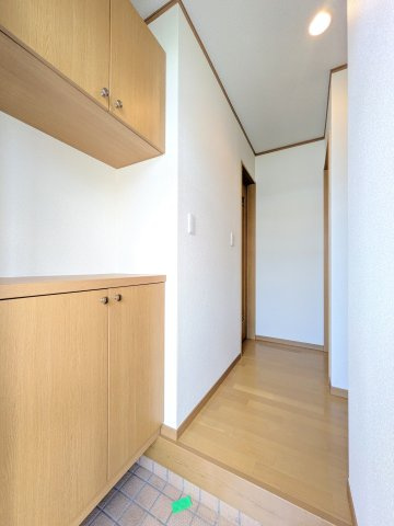 Ｍハイツ新島町の玄関