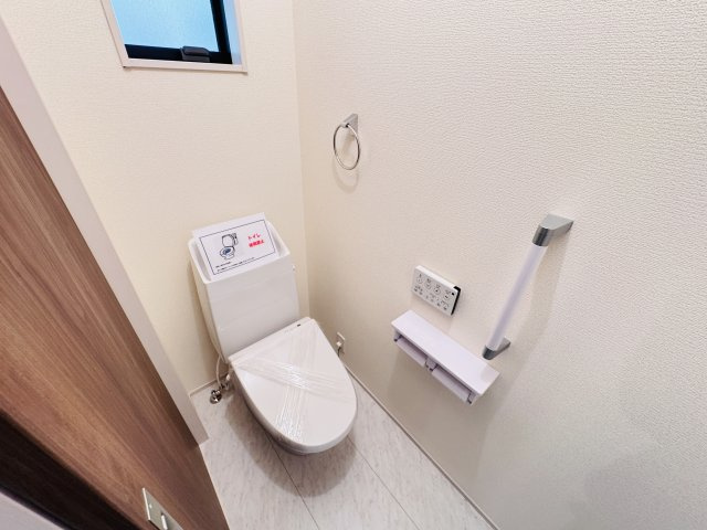 柏市南増尾４丁目新築戸建のトイレ|温水洗浄暖房便座つきトイレ