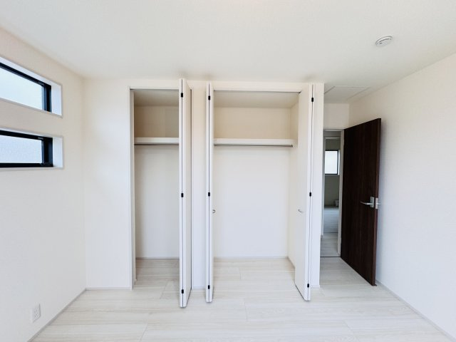 柏市南増尾４丁目新築戸建の収納|6.8帖寝室収納・クローゼット２つでたっぷり収納♪