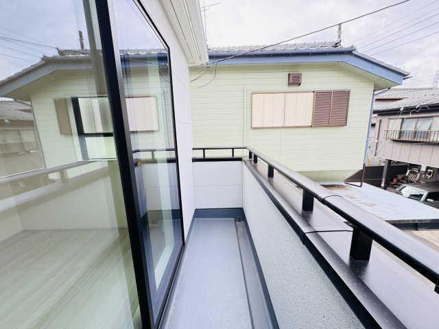 柏市南増尾４丁目新築戸建のバルコニー|5.2帖洋室収納