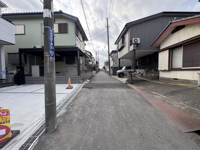 柏市南増尾４丁目新築戸建の前面道路含む現地写真|西側前面道路