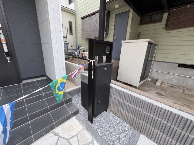 柏市南増尾４丁目新築戸建の防犯設備|インターホン・宅配ボックス完備