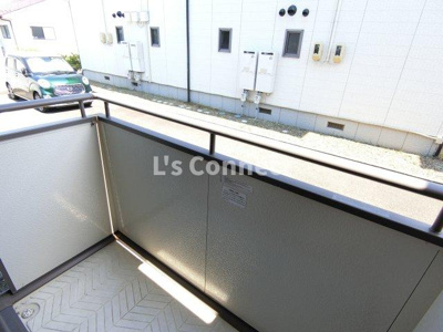 【バルコニー】 | シャトレーライフ | 晴れた日には洗濯物もたくさん干せます。