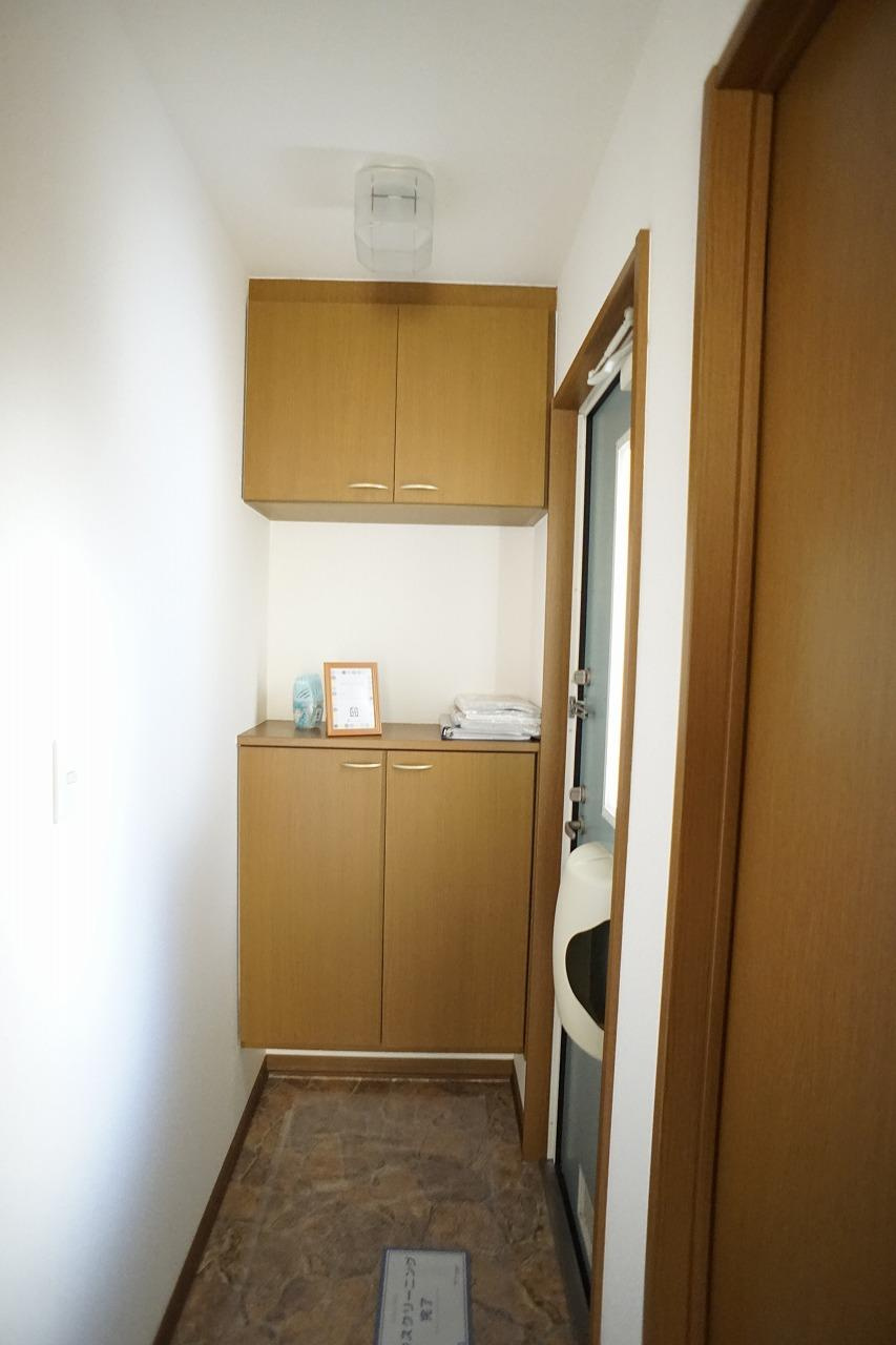 リバーサイドＫ２ Ｂ棟の玄関