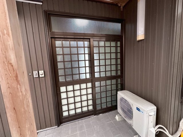 【商談中】中古戸建　揖斐郡池田町本郷　平成6年築の玄関