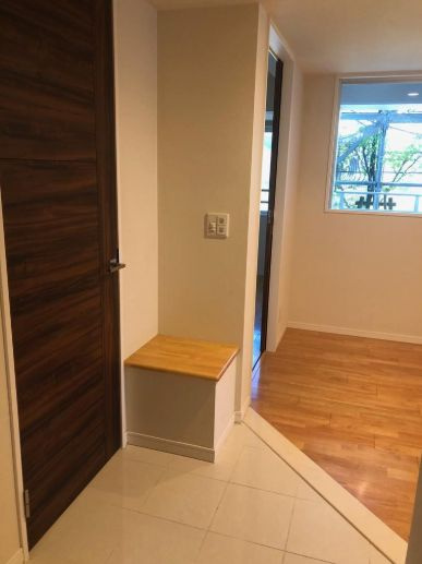 リビオ光明池ロジュマンの玄関