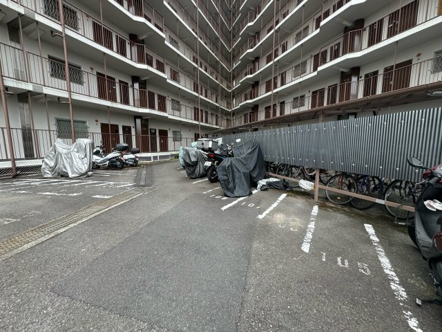 ルネ稲城の駐車場|【バイク置場】