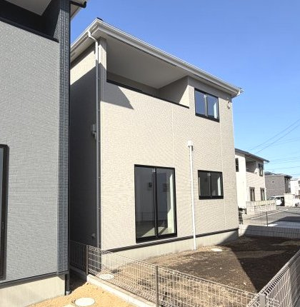アーバンスタイル前橋市北代田町1期　2号棟の外観|前橋市北代田町に新築住宅が完成しました。３棟現場です！
お客様のご都合に合わせていつでもご内覧頂けます。
お気軽にお問い合わせください♪