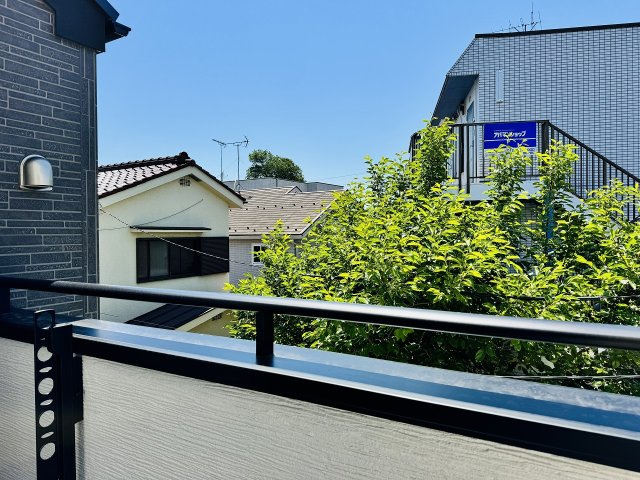 八王子市　北野町　新築一戸建て　６期のバルコニー|～陽当たりの良いバルコニー　洗濯物がよく乾きそうです～