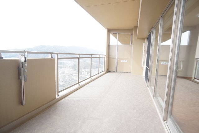 ラ・ビスタ宝塚レフィナス１番館のバルコニー