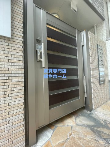 フジパレス杉本町駅西Ⅱ番館のエントランス|建物の内部です