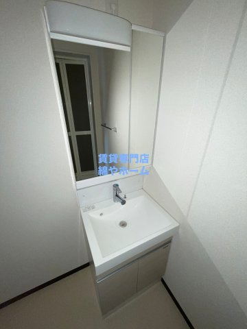 フジパレス杉本町駅西Ⅱ番館の独立洗面台|朝の支度にも助かる、独立の洗髪洗面化粧台