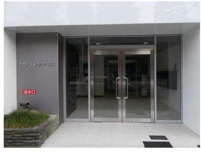 【エントランス】 | ホワイトレジデンス | 落ち着いたエントランスです