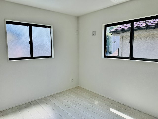 八王子市　北野町　新築一戸建て　６期の寝室|～2階5.5帖の洋室　2面採光で明るく風通しの良いお部屋です～