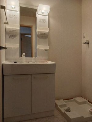 【洗面所】 | エスポワール南斎院 | 脱衣スペースもあります