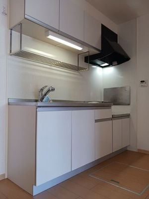 【キッチン】 | エスポワール南斎院 | コンパクトなキッチンで掃除もラクラク