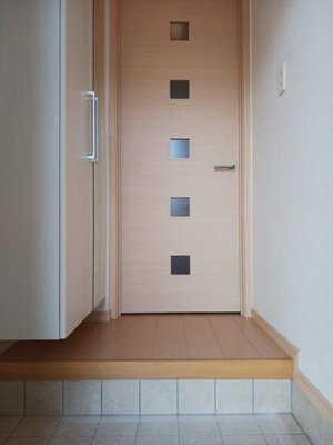 【玄関】 | エスポワール南斎院 | シンプルで使いやすい玄関です