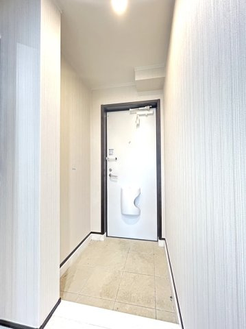 RⅣ(アールフォー)Bの玄関