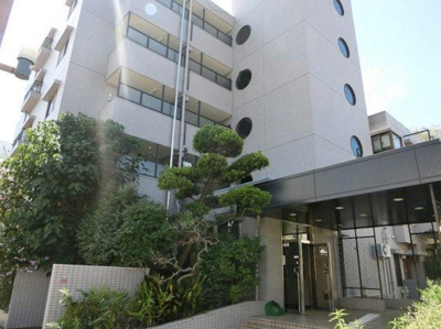 【外観】 | メルベーユ　 | 鉄筋コンクリート造のがっちりとした建物。