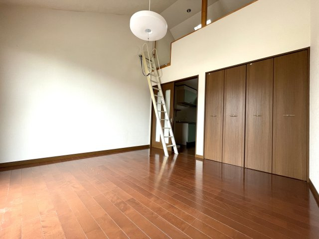 サンハイツ早野の洋室