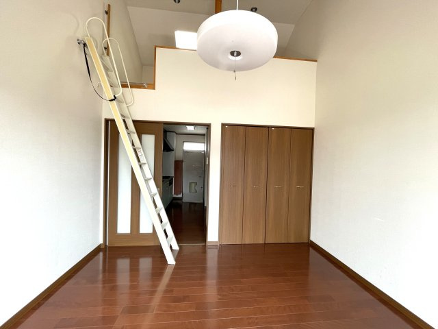 サンハイツ早野の洋室