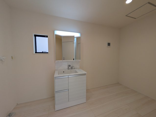 【独立洗面台】 | リナージュ高崎市上和田町01期ー① | 収納やガス乾燥機も設置できる広々スペース♪