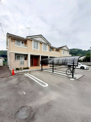 【駐車場】 | アルフィーノはるＤ | 駐車場に車を止められます