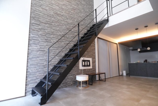 彩都中古戸建の居間・リビング|その他詳細やご質問はお気軽に1Deal Estate☎072-665-9163までお問い合わせください