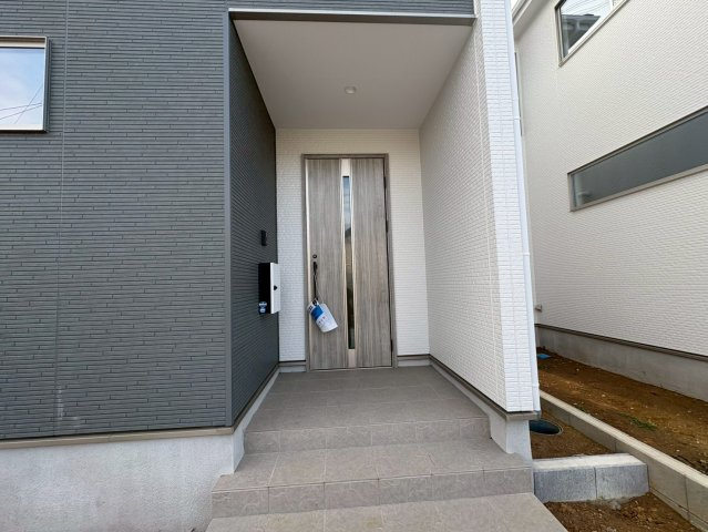 狭山市北入曽　新築分譲　「入曽駅」徒歩24分　敷地40坪　【御狩場小学区】の玄関