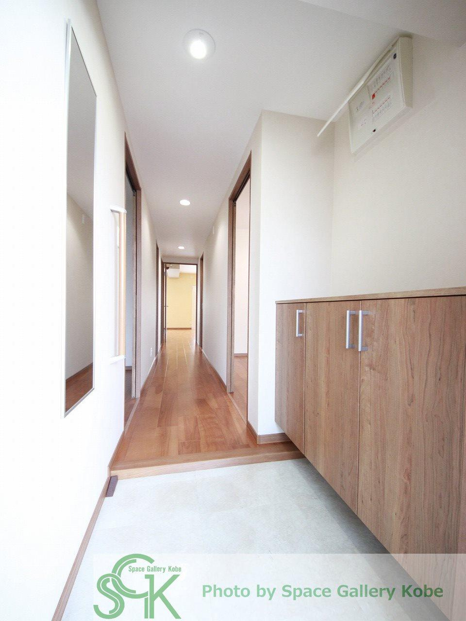 ウエストコート8番街・2番館の玄関|※お部屋により仕様が異なる場合があります。