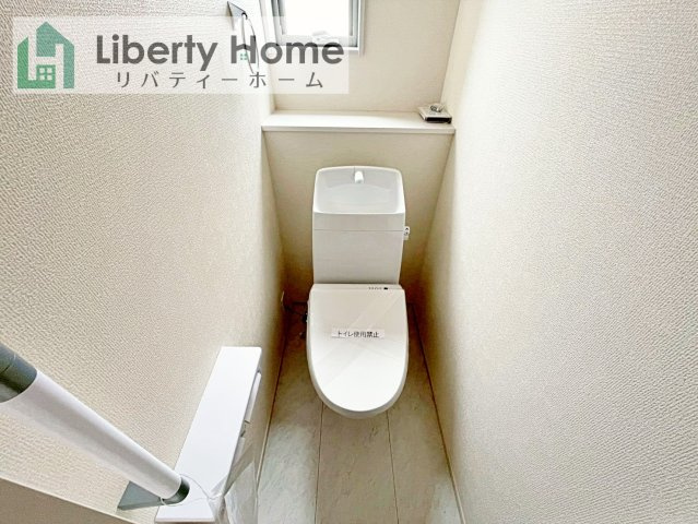 古河市駒羽根第8　新築戸建のトイレ