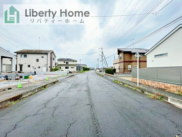 古河市駒羽根第8　新築戸建の前面道路含む現地写真