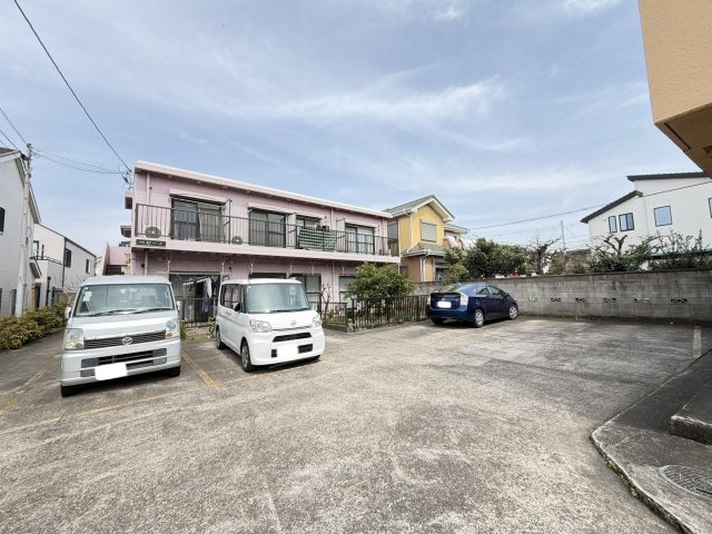 ペピーノの駐車場|物件前に駐車場あります