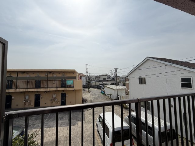 ペピーノの居間・リビング|※同間取101号室の参考写真※202号室は腰高窓はありません※