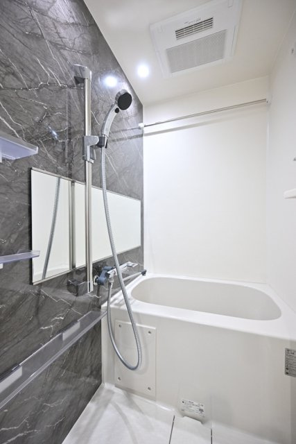 GRANSITE NAKAMEGURO　ネット0　新築　角部屋　最上階の浴室