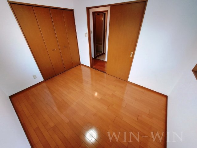 ブロードタウン神野 Bの寝室