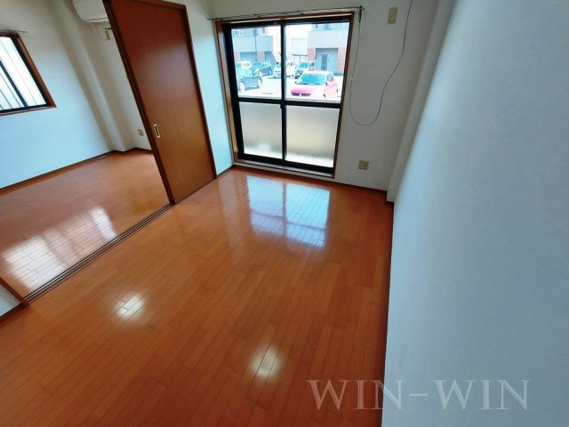 ブロードタウン神野 Bの寝室