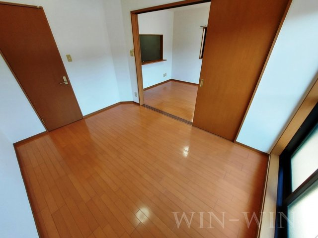 ブロードタウン神野 Bの寝室