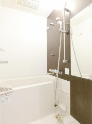 ステージファースト駒沢の浴室