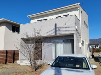 【外観】 | 甲府市里吉4丁目 平成29年築中古戸建 南道路 車6台以上 | リフォーム完了済み　随時ご見学可能です。お気軽に御連絡ください。