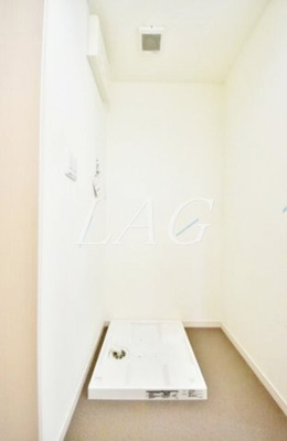 【設備】 | フェリス国立 | 室内洗濯機置き場です。