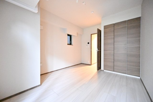 GRANSITE NAKAMEGURO　ネット0　新築　角部屋の居間・リビング