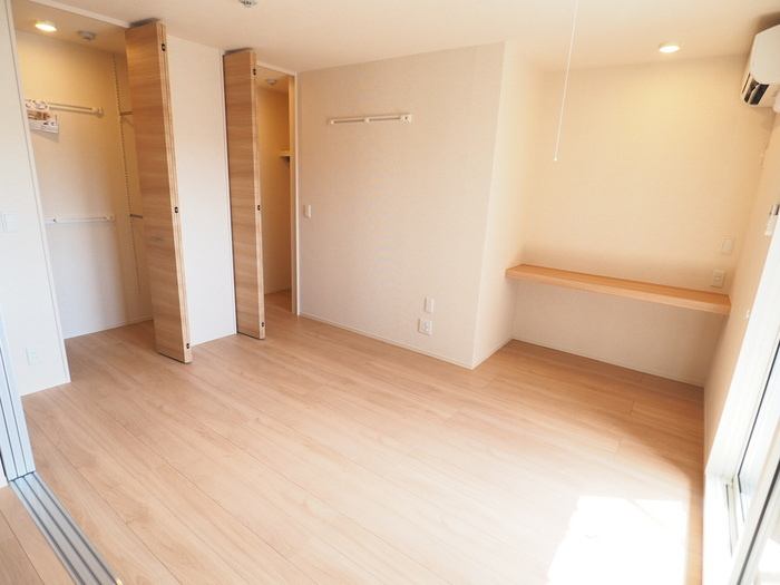 川崎市多摩区長尾５丁目のアパートの寝室