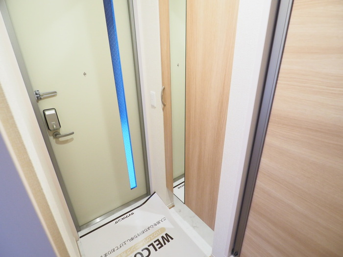 川崎市多摩区長尾５丁目のアパートの玄関