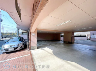 【駐車場】